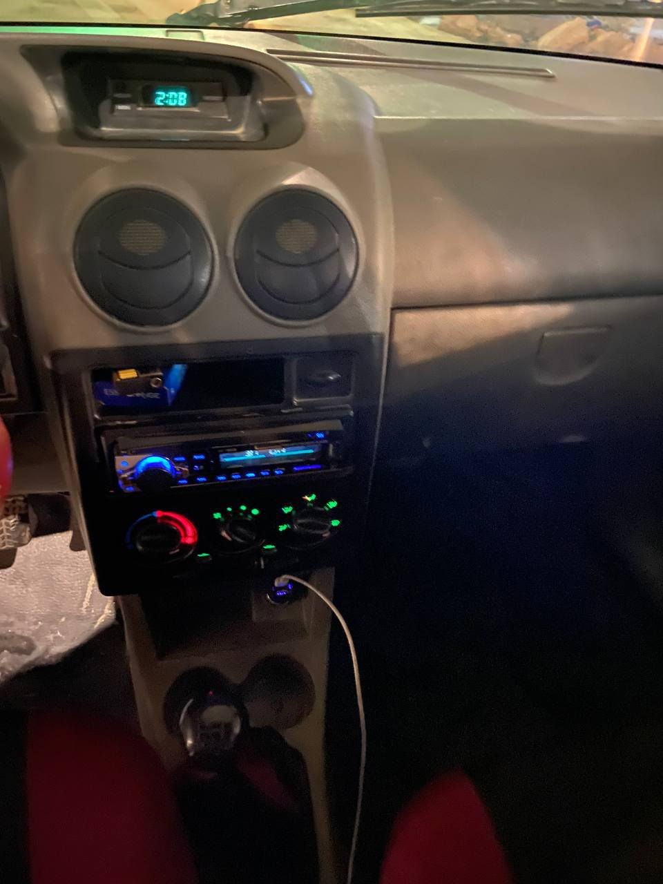 السلام عليك سايبه موديل12 سياره نضيفه جاهزه كبل لشارع بيه شاصي واحد معمر هاي سياره كدام عينكم هيئه غرامات مصفره سعر 26 او بيه مجال حك جيه تواصل ***********
