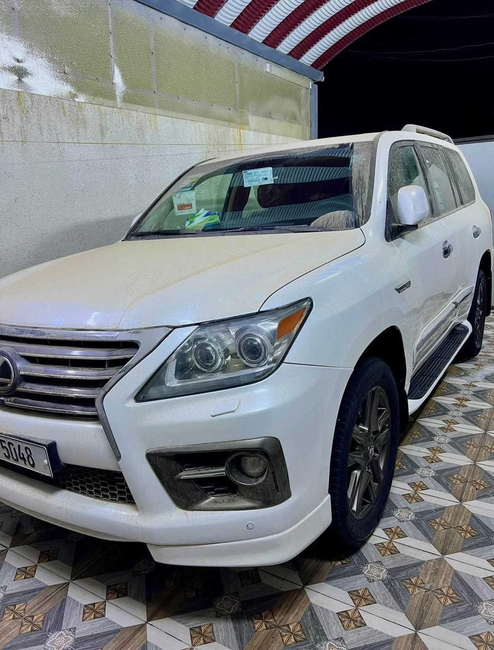 السلام عليكم 
لكزز موديل 2010 للبيع
السياره بسمي شخصياً 
السياره فول مواصفات 
مايحتاج اذكر مواصفاتها
السياره جاهزه من حدادا
من مكينه من گير  
تخم تاير توني شاده
 السياره ماتصرف عليه ربع
 ترايك وين مايعجبك
السياره بيه مدكر جهت السايق
مصبوغ وشبر بلبنيد فقط والباقي كفاله
اخوان بيع فقط اعتذر عن المراوس 
السعر اتصل وتدلل بياع مستعجل 
مكان السياره البصره
*********** البصرة, العراق
