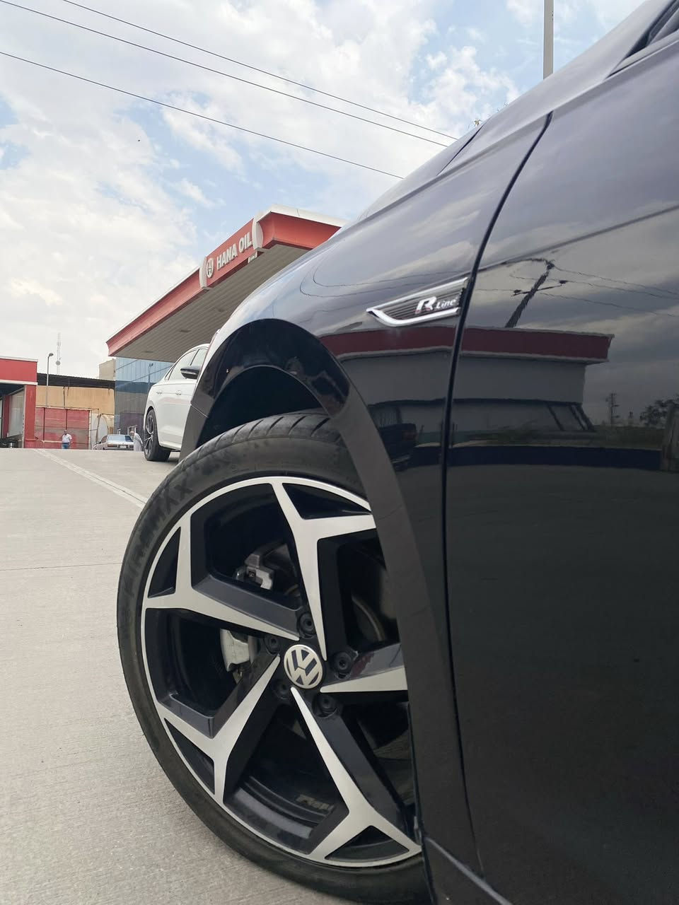 فولكس واكن باسات 2021 🇩🇪 

سيارة تجي فول مواصفات R-line بمحرك 20T 
نقاط عمياء 📌 
لايت لد لايت زينون متحرك ديناميكي📌
رادار امامي 📌
كشنات جلد وتدفئه 📌
فول تحكمات ستيرن 📌
شفتات ستيرن 📌
حساس خلفي بريك طورائ 📌
كامره خلفيه📌
تبريد قطعتين 📌
نظام ابل كار بلي 📌
بصمه وتشغيل عن بعد وبصمه ابواب 📌
فتحة سقف 📌 
مواصفات هواي …

سيارة جاهزه وبحاله ممتازه وماشيه 110,000 الف كم 
حادثها بجم بدون دواخل وبدون شواصي 
وگير ومكينه وكهربائيات بشرط ورقم شاصي مرفق بالمنشور…..سيارة مكانها كركوك وياها بطاقة بنزين + سنويه تتحول بأسم المشتري حصراً 
السعر : 145$ ورقه وبيها مجال

 (للاستفسار تواصل ع رقم)
***********
