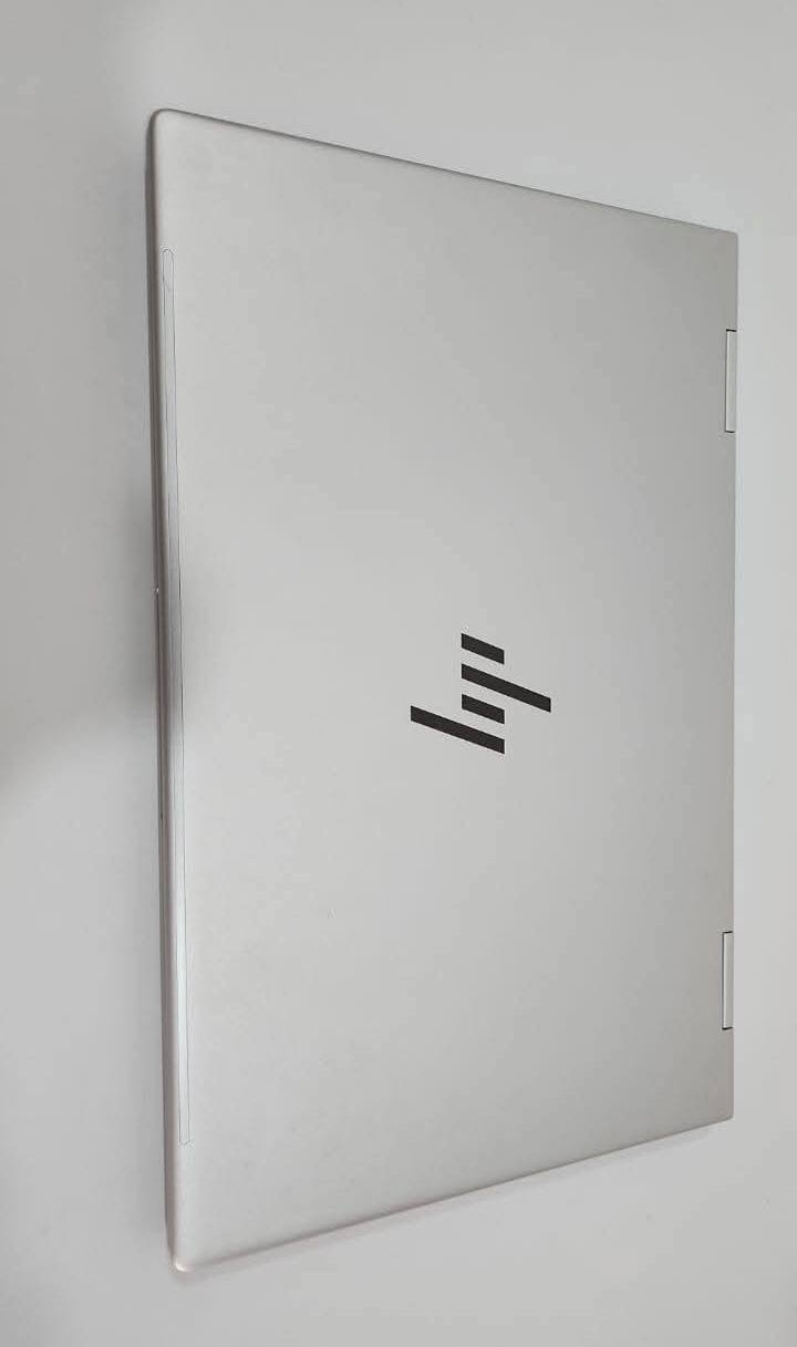 اللابتوب الانيق والفخم
HP Envy x360 2 in 1 
شاشة حجم 15 لمس قلابة 
 المعالج: Intel Core i7 – الجيل 13 (i7-1355U)
 الرام: 16GB DDR5
سرعة عالية (5200MT/s) 
التخزين: 512GB SSD
 كرت الشاشة: Intel Iris Xe Graphics 128MB  يوصل أعلى حسب الاستخدام (Shared)
توجد طخه خفيفه بالزوايا بدون تأثير على أداء الجهاز  موضحة بالصور 
السعر 850 الف 
بغداد الحارثية 
***********
