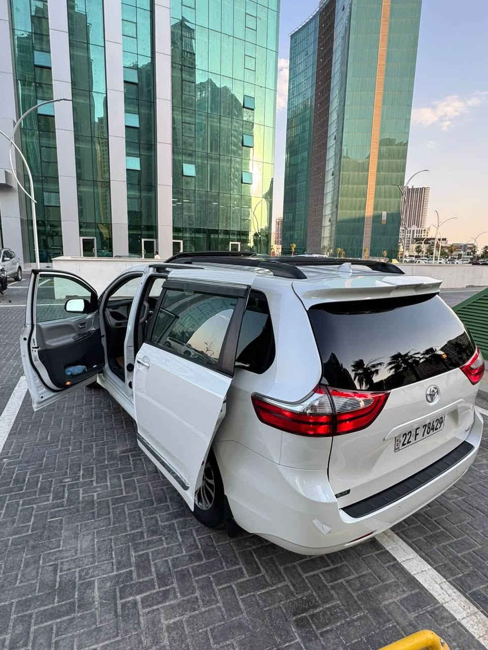 تويوتا سينا 2020 موصفات XLE فول موصفات رقم اربيل ضرر قطعتين صبغ بنيد وجاملغ
رقم موبيل ***********
