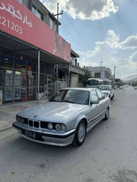 بي ام دبليو 520 • جير عادي • رانية علوج