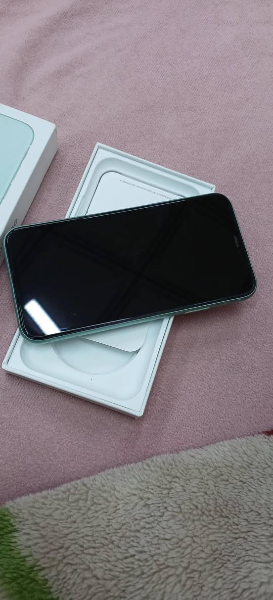 أيفون 11 ذاكرة 128 كفاله الجهاز من الزلغ الصور امامك بطاريه 83 بلاد مامبدله شاشه بلاد اي قطعه مامبدل ضمان سعره 275 بي مجال قليل عنواني عويسان شارع القصر رقمي للتوال ***********
