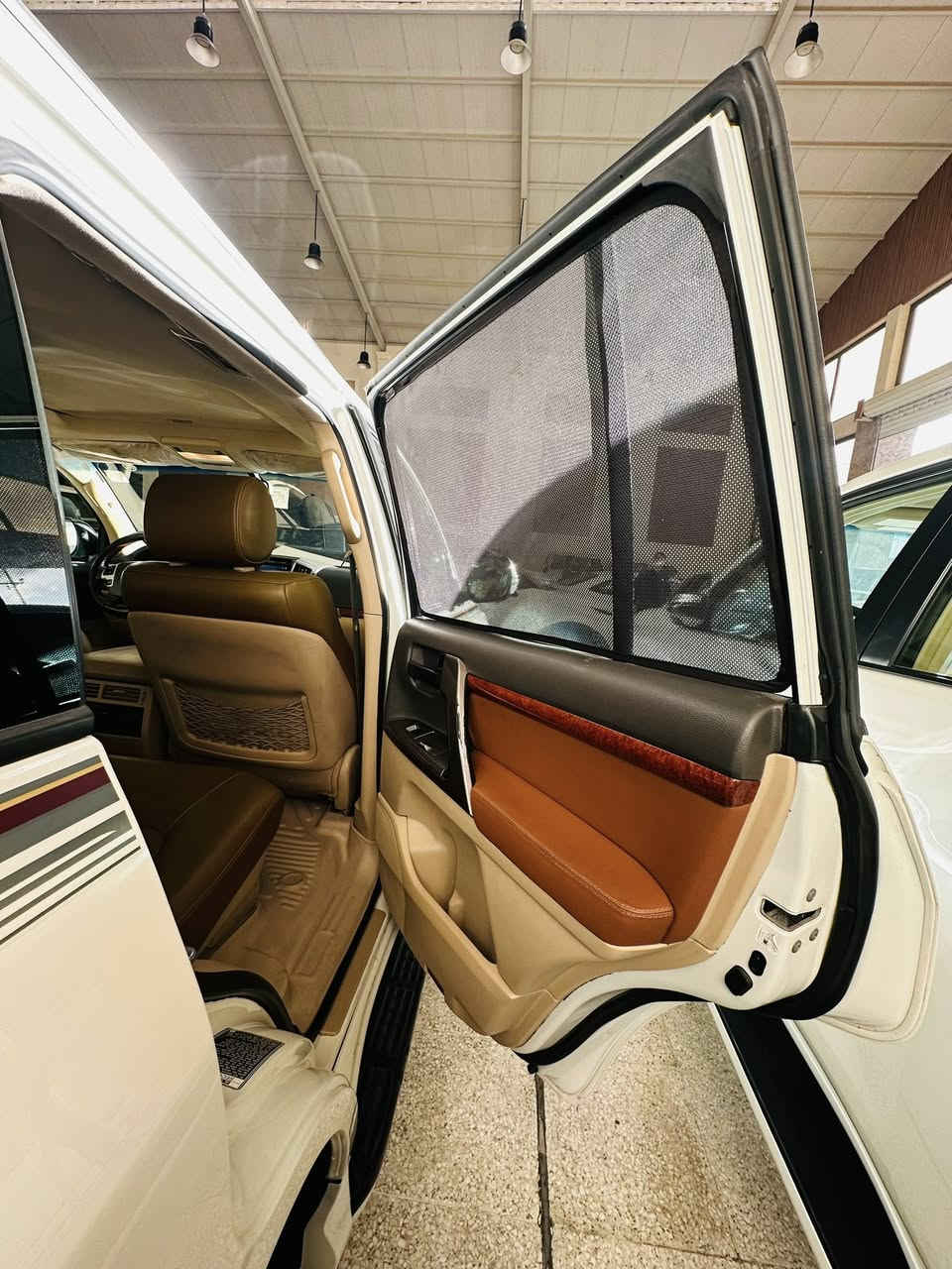 سلام عليكم 
الاندكروز 2013فطيم اصل 
مكفوله كفاله عامه ما عده دعاميات 
ماشيه 150الف فقط 
بسمي شخصين فول مواصفات 1/1
مكان بغداد
الرقم /***********
