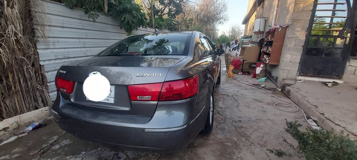 سوناتا 2010 محرك 2400  كلشي بيها كامل نقصها غاز لان بدلت فريز 
رقم بغداد بأسمي ليبل واحد وسونار موجود ضررها جاملغ ايسر و3 قطع كلير بدون لا ضربه ولا شي طخات عاديه بسيطه السياره محتاجلها بوليش والباقي كامل من تخم تاير وصدر حته راديتر امامي وتدفئه جدد الله شاهد 

السعر 112 وبيها مجال السياره ما تضم نفسها غير هالكلام شتريد حاضر مكاني ديالى الخالص
***********
