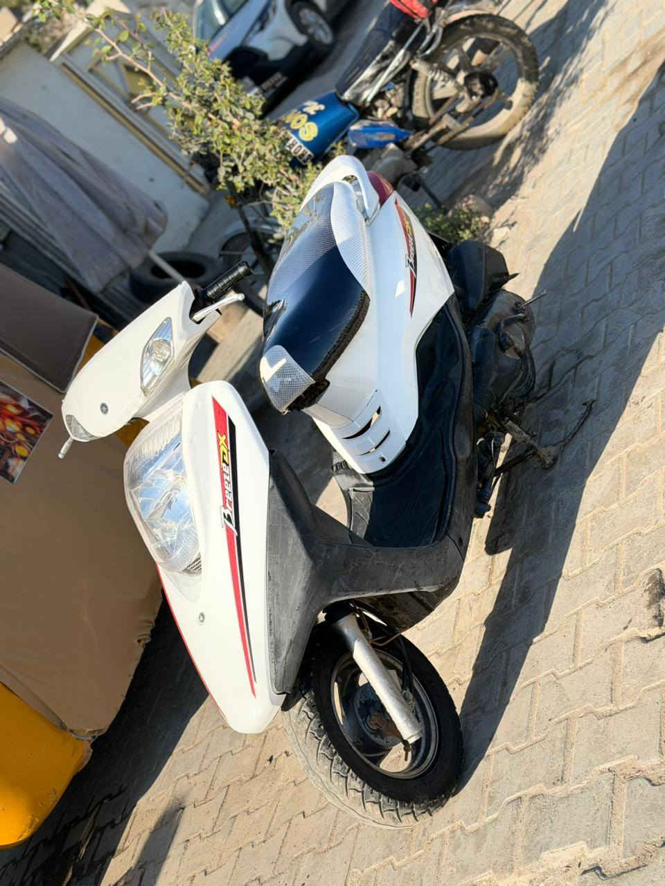 بريز 140 كهربائيات كاملة تجفيت مضبوط جديد بعدهي ع سحك دراجة نكرة سلف 
مكاني الطالبية ***********
500ب وبيها مجال بغداد, العراق
