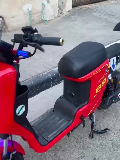 سلام عليكم دراجه للبيع مكفوله مكاني بصره حكيميه 
***********📞🎖️
