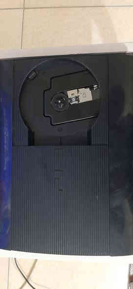 السلام عليكم بلي 3 للبيع الجهاز نضيف خمس العاب موضحة في الصور مع يدات اثنان السعر ١٦٠ وبي مجال حك الجية المكان بابل المسيب على طريق الحامية للاستفسار اتصل ***********
