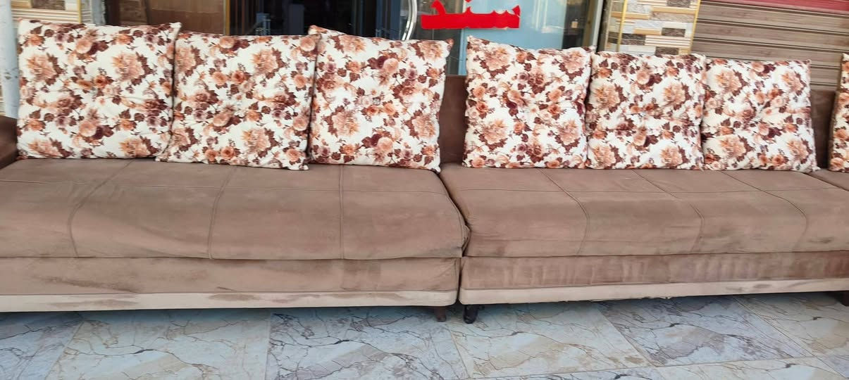 ديوان تركيا ابو الكوشات نظيف اي عيب ما بي سعره 225 
معرض ومعمل سند للبيع وشراء الاثاث المنزلي جديد ومستعمل داقوق سايدين العشاير قرب صيدليه النعيم دكتور خليل يوجد لدنيا تفصال قنفات وديوان حسب الطلب وباحدث الموديلات الاستفسار ***********@***********
