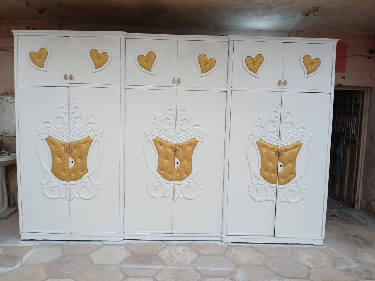 يالله 
غرفة نوم 6باب ملحق 
صاج تسكام 5 ملم
الغرفة 
اخت الجديدة    مال عرس 
صبغ اوف وايت  جديد 

(ملاحضة الجام الزاوية والجرباية موجود 
قفاله موجودة )

وبل عافية ع صاحب النصيب 

السعر 900 مع الشد والنقل  داخل الحلة 
***********

العنوان  حلة ناحية ابو غرق  
عامود165 شارع الامام
  فرع سيد رسول
