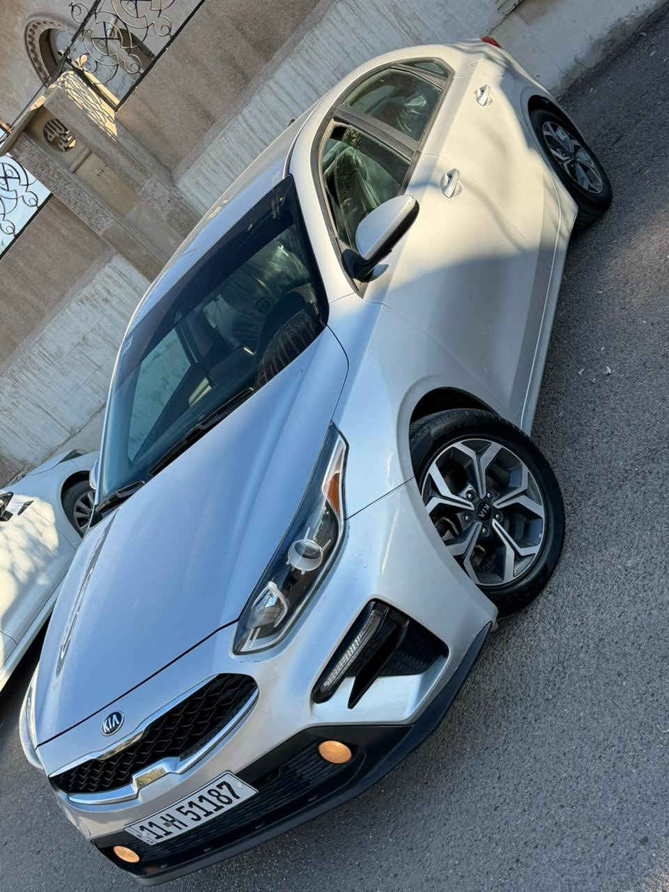 السلام عليكم
للبيع كيا فورتي موديل 2020  
بدون صبغ فقط دعاميات والصندوك  مبدل نفس جاملغ خلفي بارد اللون السيارة جديدة بمعنى الكلمة مواصفات  شاشة كار بلي  رادار امامي  ويل كب كامرة خلفية تحديد مسار 
صدر جديد تايرات جدد
كير at بلادي 
المحرك فقط مبدل راجز 
ماشيه :105mi 
مكاني بغداد العامرية  السعر 135 وبيه مجال شي بسيط
للاستفسار:***********
