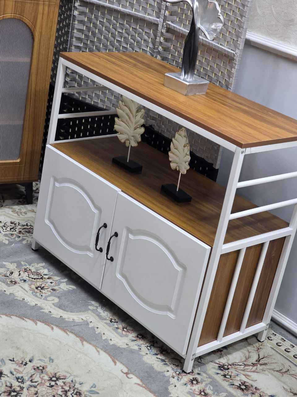 يمشي وياك بكل مكان 🔥
📏 القياسات:
▪️ العرض: ٩٠ سم
▪️ الارتفاع: ٧٠ سم
▪️ العمق: ٤٠ سم
✔️ ديكور يخدمك يومياً
💰 السعر:  85 الف بغداد, العراق


**إذا كنت صاحب هذا الإعلان وتريد حذفه لأي سبب، رجاءا أرسل رسالة إلى الدعم الفني**