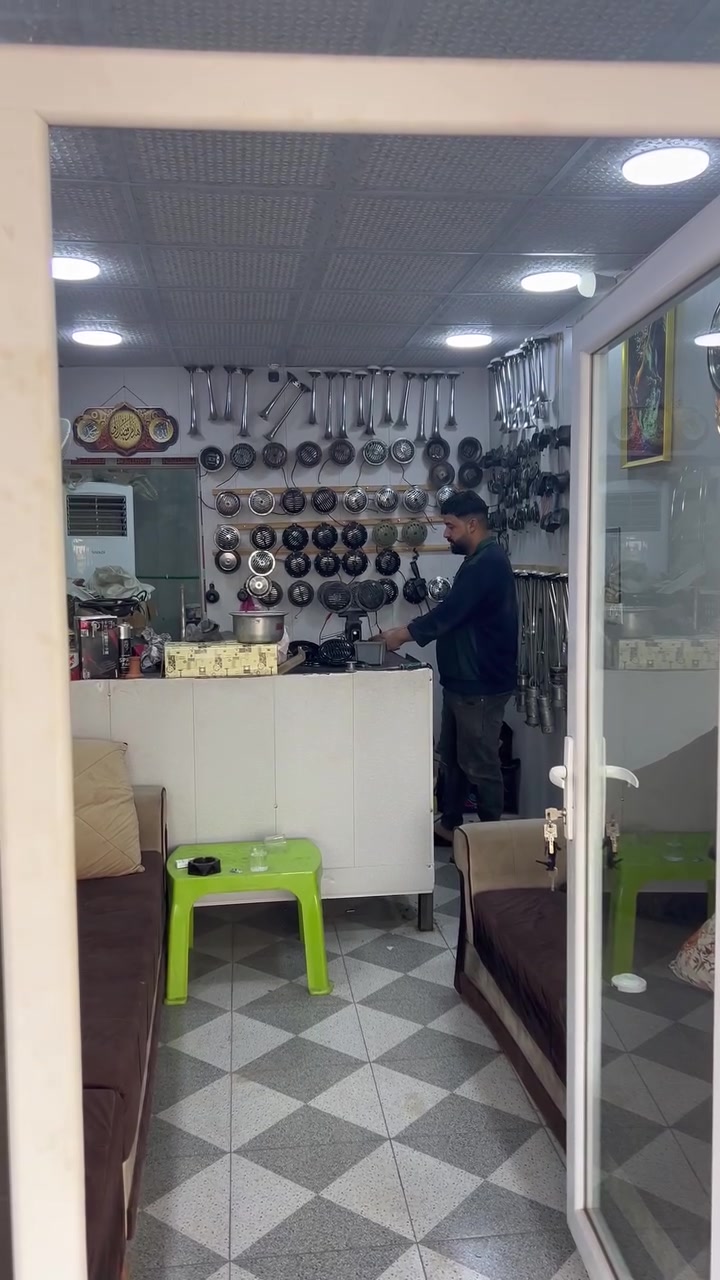 سلام عليكم هورنات لل بيع مقسمات وكاملات دواخلهن نضيفات
السعر 175
مكان بغداد جسر ديالى القديم 
***********
