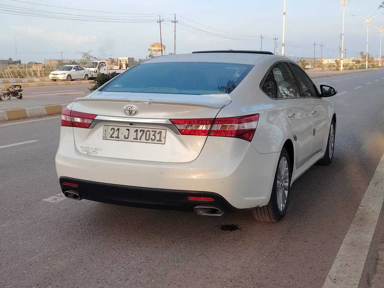 تويتا أفلون باللون الابيض 2013 فوول مواصفات
رقم سليمانيه خليجي 
كفاله عامه من كلشي
حجم المحرك 6 سلندر مفتاح التشغيل بصمة 
فتحة سقف حساسات أمامية 
حساسات خلفية 
لايت زينون بك لايت LED متصل 
دخول بصمة ذكي  ويل كب
 اشارة في المرايا الجانبية 
 المرايا قابلة للطي 
 هاند
 كاميرا دوارة 
مقود جلد حياكة 
 شفتات مقود 
 مثبت السرعة Cruise 
 المودات والاوامر الصوتية 
ا Bluetooth    
 شاحن هاتف  
المقاعد جلد
حركة المقاعد الأمامية كهرباء 
تجاوي 5 متحركة 
المقاعد تدفئة و تبريد
 المرآة الوسطية أوتو 
 تبريد شاشة مناخين منفصلين 
 قطعتين تبريد 
 أوضاع القيادة Drive Mode ثلاث اوضاع  ايكو+عادي+سبورت
 نظام مانع الانزلاق 
حاملات الأكواب
 بردة خلفية 
تطعيم الدواخل صاج
رقم الهاتف***********
