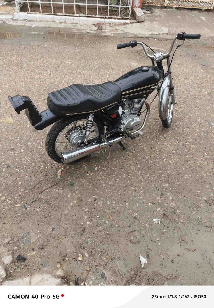 دراجه نامه محرك انتنس دراجه نضيفه شوفت عينك دراجه بدون أوراق تعمير مفتوحة مره وحده سعر (600) وبيه مجال لشراي هاذه رقم *********** Singapore
