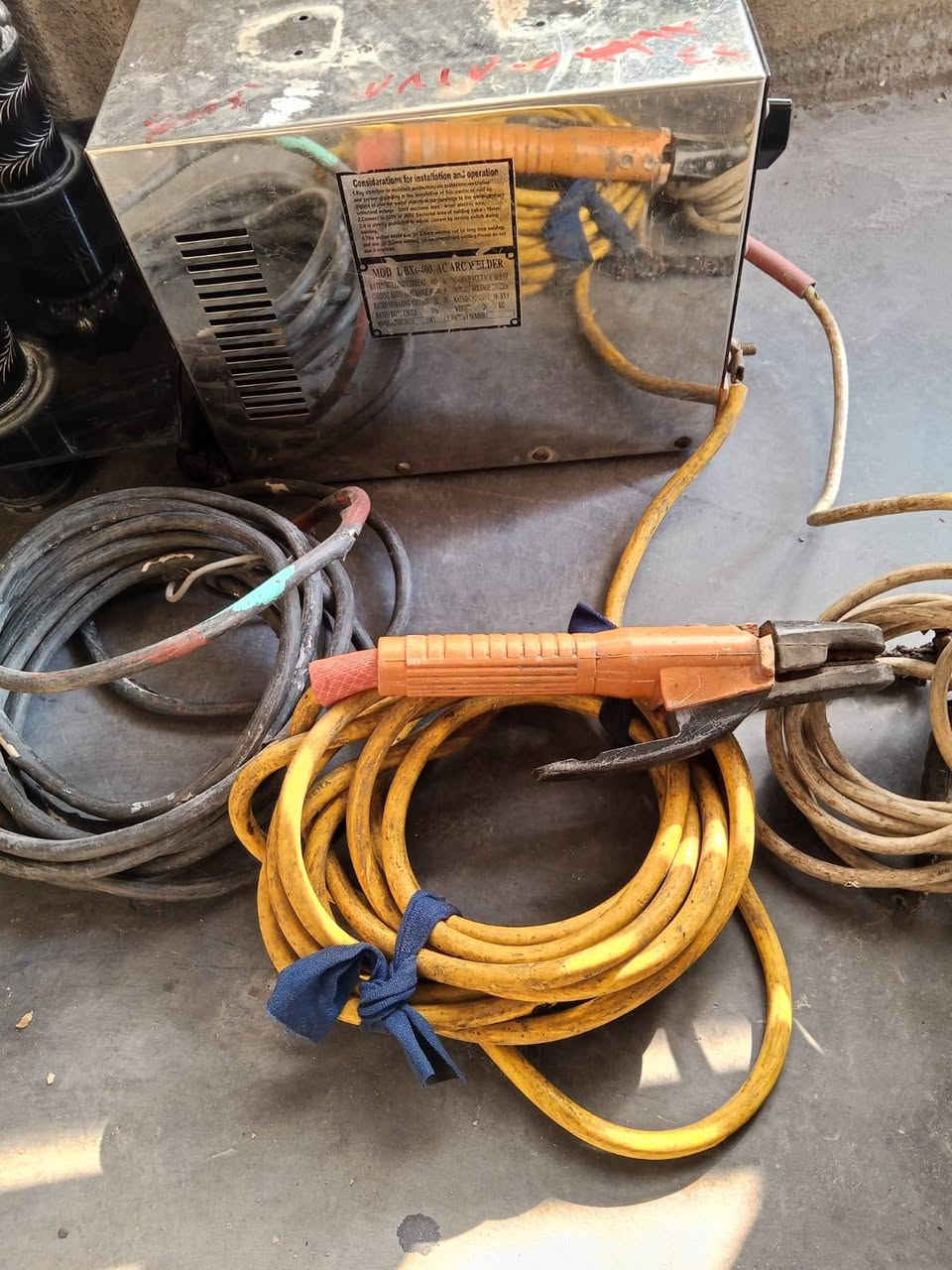 غراض للبيع المكان كركوك منطقة كوباني للاستفسار الاتصال على الرقم ***********
