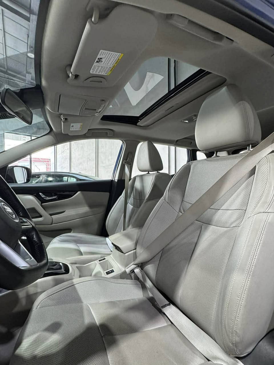 نیسان ڕۆگ (سپۆڕت)
مواسەفات: SL
مۆدیل:٢٠٢٣
سەیارەکە تەنیا بۆنیت و چاملغی بۆیاخە بێ ژۆرێ هەمووی بە شەرت.
فول فول مواسەفاتە (سلایت، بەسمە، برێک بەسمە، دەبل ئەکسل، ڕادار، کامیرە ٣٦٠ پلە، حەساس هەموو قەلبی، هەردوو کوشین گەرمی، سوکان گەرمی، ناو زەرد) سەیارەکە نمونەیە لە جوانی.

ژ.م: *********** أربيل, العراق
