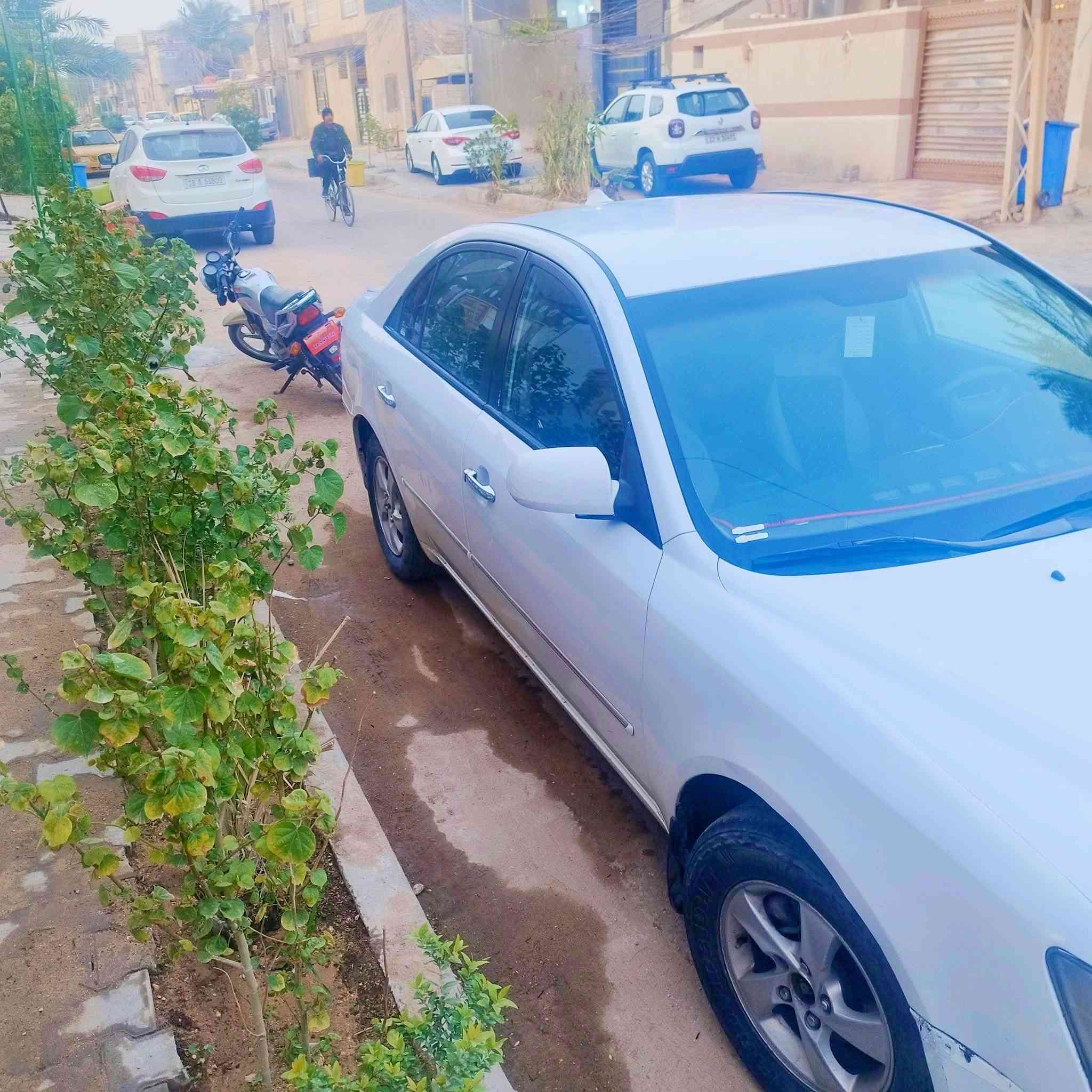 سوناتا الفين وتسعه خليجي تكسي المطار رقم واسط بيه جاملغ امامي بيه خطين صبغ تكسي الخليج من البنيد إلى صندوق مال تكسي الخليج بدون معجون فقط صبغ السعر 100  وبيهه مجال  مكان كربلاء ***********
