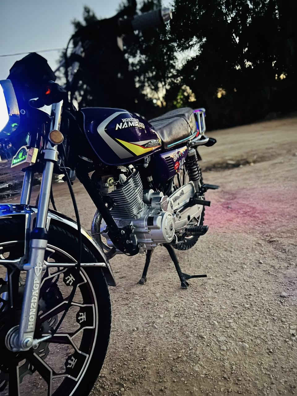 سيفان مديل 25 برغي مامفتوح بيها اوراق سكنر  مراوس ب 4كير


**إذا كنت صاحب هذا الإعلان وتريد حذفه لأي سبب، رجاءا أرسل رسالة إلى الدعم الفني**