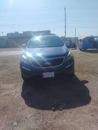 كيه سبورتج موديل ٢٠١٦ وارد أمريكي حادثها فقط دعامية أمامية بدون اي ضرر...