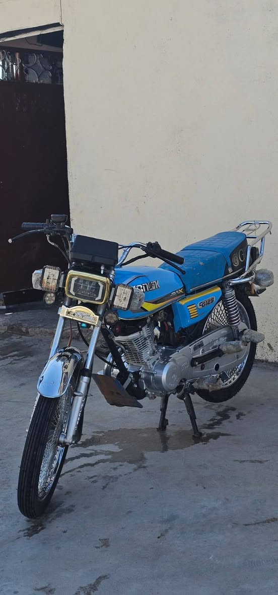 أسلام عليکم
موطور للبيع 
شركه فول 
موديل 23 باب اول 
الون أزق مميز 
برغي ما تصرف علي 
السعر 620 وبي مجال
خبر وادلل
***********
المكان /الشركاط الجميله
