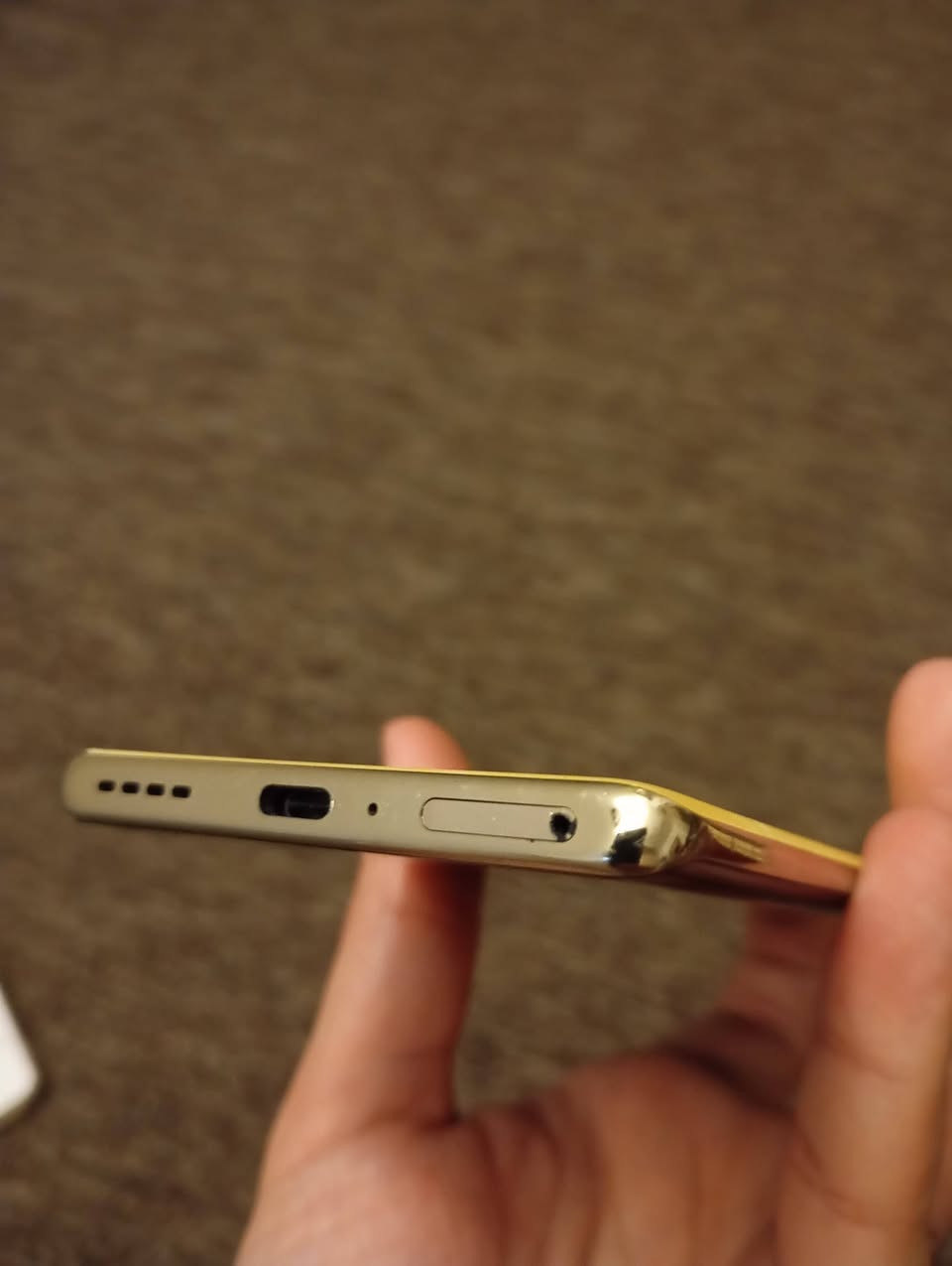 السلام عليكم انفنكس نوت 40 برو بدون اغراض فقط كفر هديه والظهر مكسور والكلاس الامامي بي كسر مو الشاشه بس الكلاس والجهاز شغال 100% مابي اي خلل ابداً ضمان افحص وين ميعجبك نظافه الجهاز واضحه ب الصور السعر 140 الف مكاني بغداد ماعندي توصيل.


**إذا كنت صاحب هذا الإعلان وتريد حذفه لأي سبب، رجاءا أرسل رسالة إلى الدعم الفني**