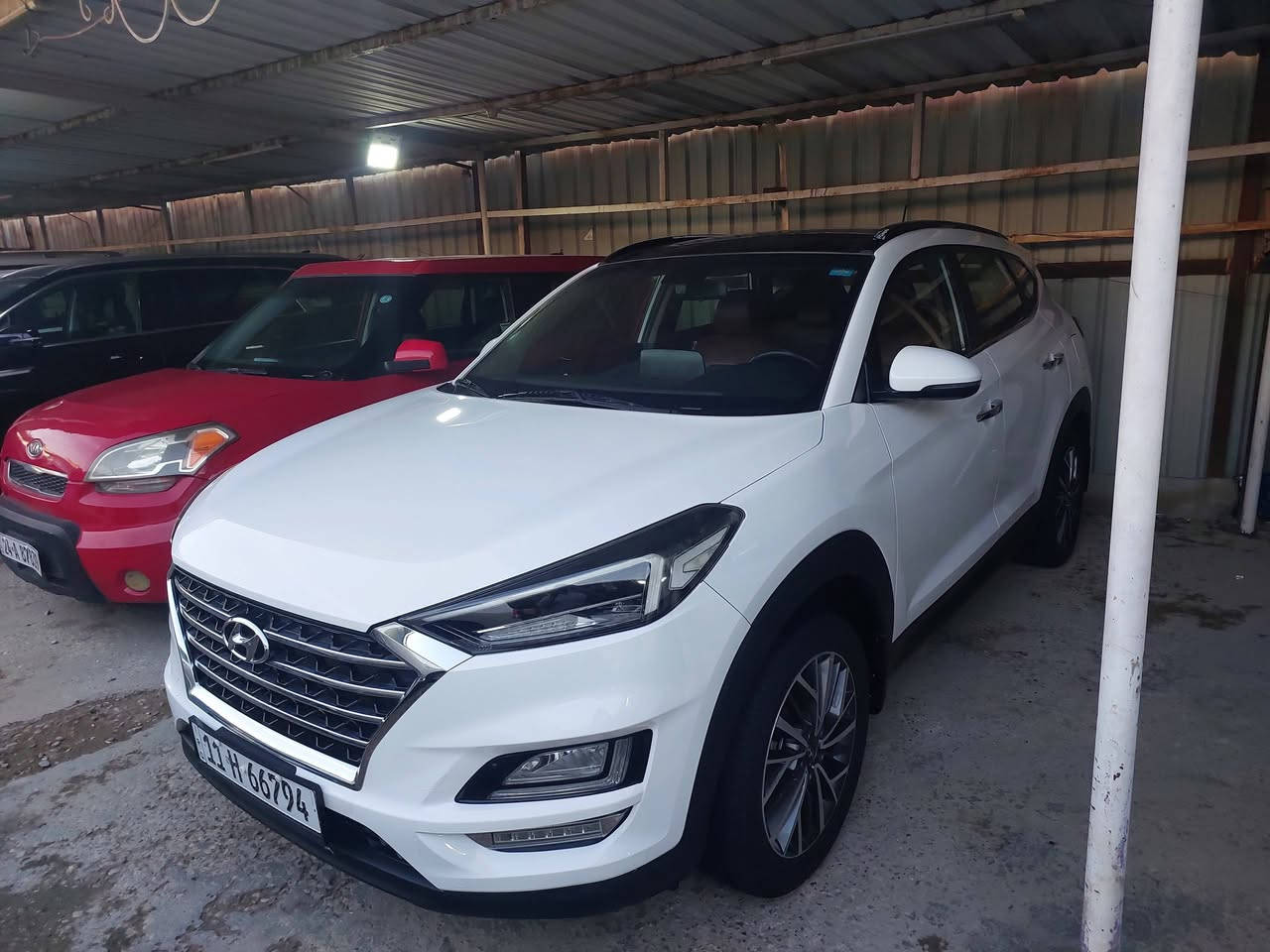 سلام عليكم توسان 2020 بيها باردات ماشيه 117 مكفول من صبغ سياره فول موصفات وباسمي  *********** باي وقت الاتصال
