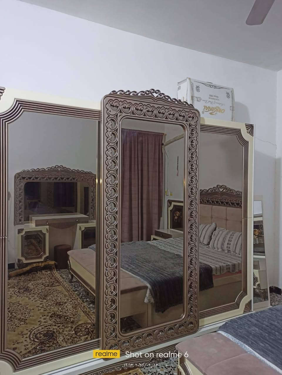 غرفه نوم ٩ قطع ٩٠٠ وبيها مجال قليل نظيفه كولش  *********** وتساب
