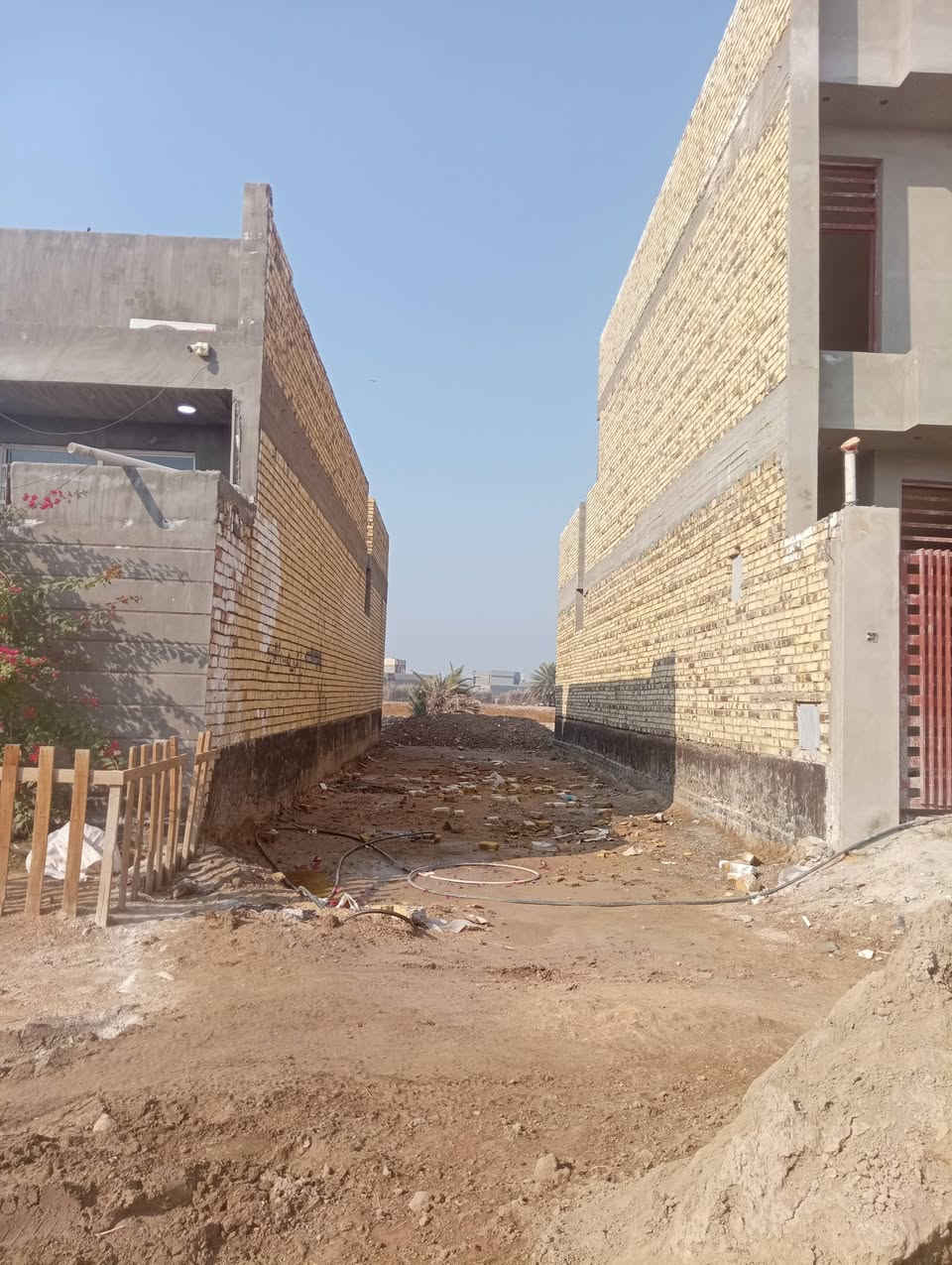 يوجد قطعة طابو صرف
المساحة 100م الوجه 5 والنزال 20 
شارع 80 محيزم 4 بضهر المدارس 
للاستفسار مراجعة مكتب الشارقة للعقار مقابل مسجد الرحمن الاتصال اوعبر المراسلة ***********
