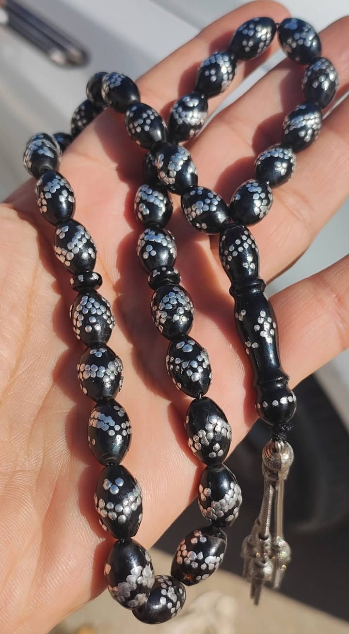 سبحة يسر مصري ثلث  شرط قديم  للبيع ***********
