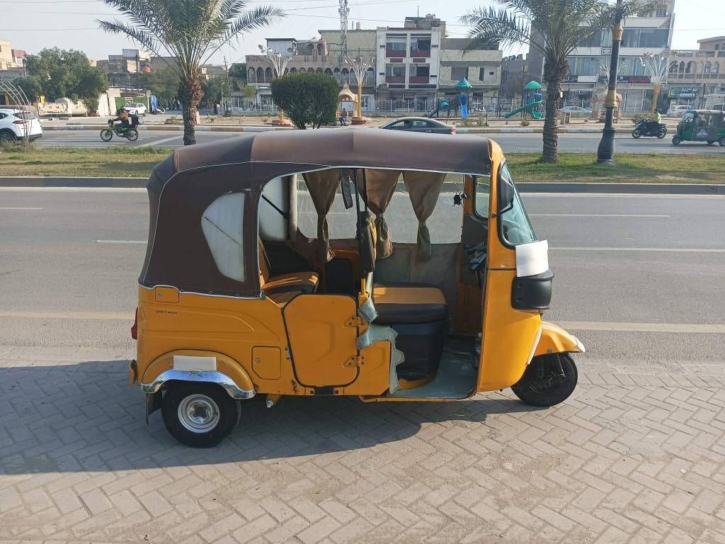 السلام عليكم تكتك موديل 2021 كفالة عامة عنواني بغداد مدينة الصدر رقم وسنوية بأسمي تحويل ثاني يوم للأستفسار *********** بغداد, العراق
