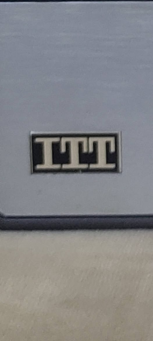 سلام عليكم مسجل راديو اي تي تي الماني اصلي للبيع اف ام سحب ممتاز لي رايده يتصل  واتساب يوجد توصيل ***********
