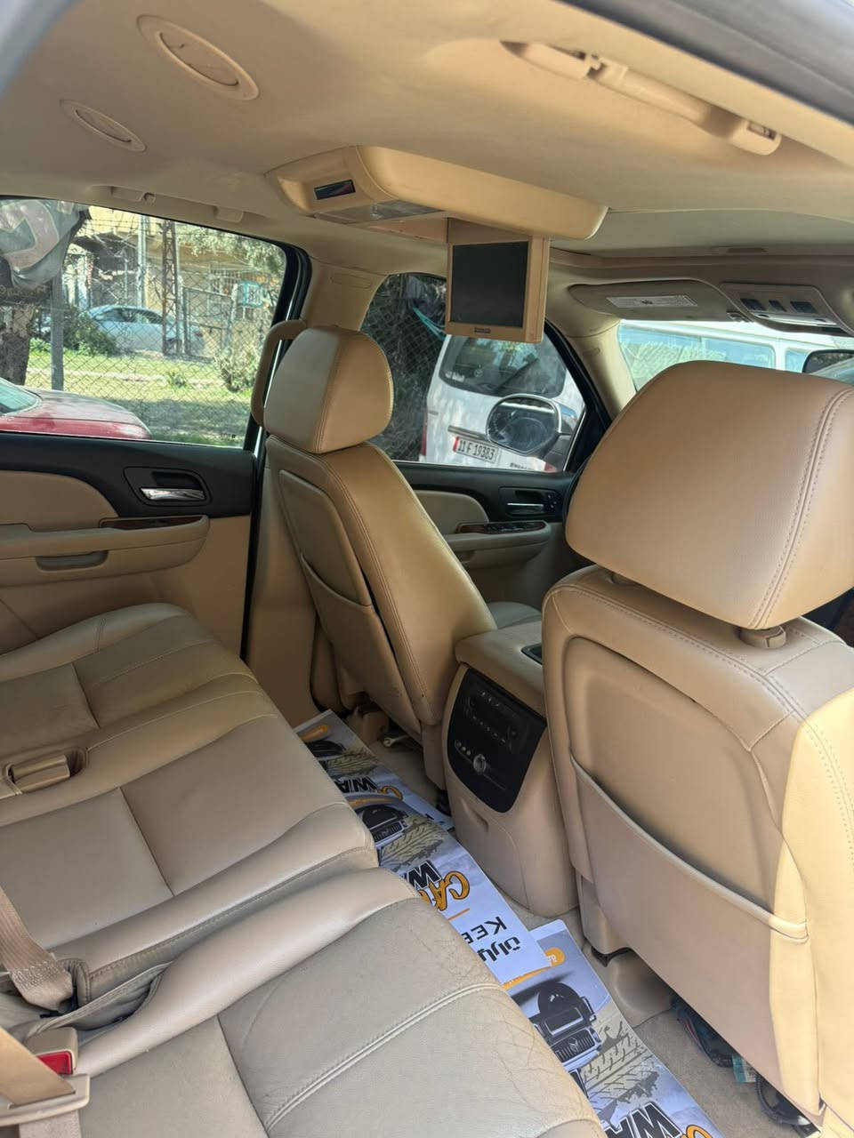 السلام عليكم سياره ادوات ادوات
نوع السياره تاهو بترا التي زت 
فول موصفات جنطه كهرباء فتحه 
كشنات جلد الون عسلي ويل نجمه نيكل استيل كشنات كهرباء تدفه اشاير مري كامرا كبيرا مكفوله عشاير سرقه إنتربول حادث 
فقط بس كص قماره اعكال الون ابيض 
موديل ٢٠١٢ السعر ٧٥ العنوان بغداد 
رقم الهاتف ***********
