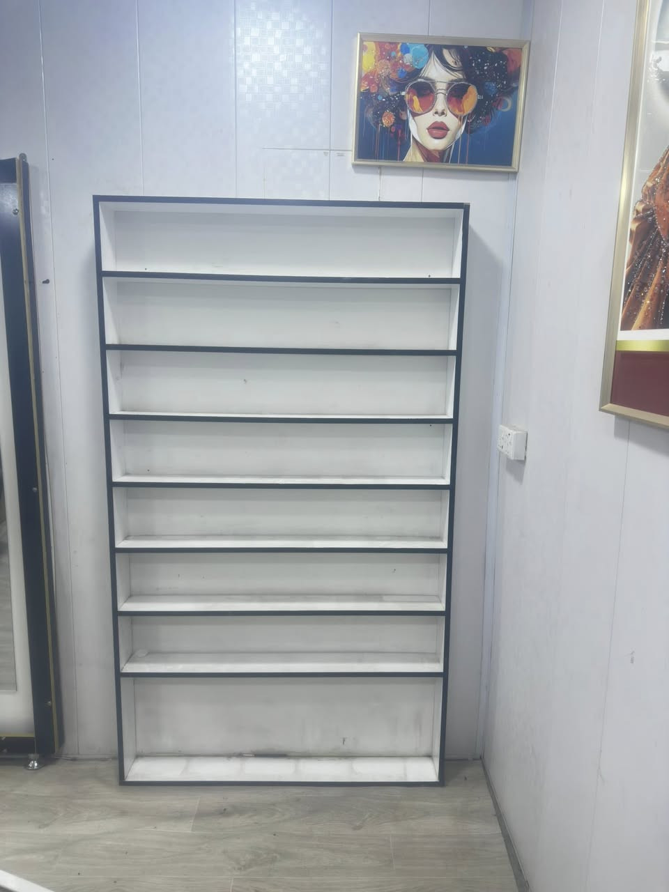 مرايات مال صالون للبيع مع غراض ***********
