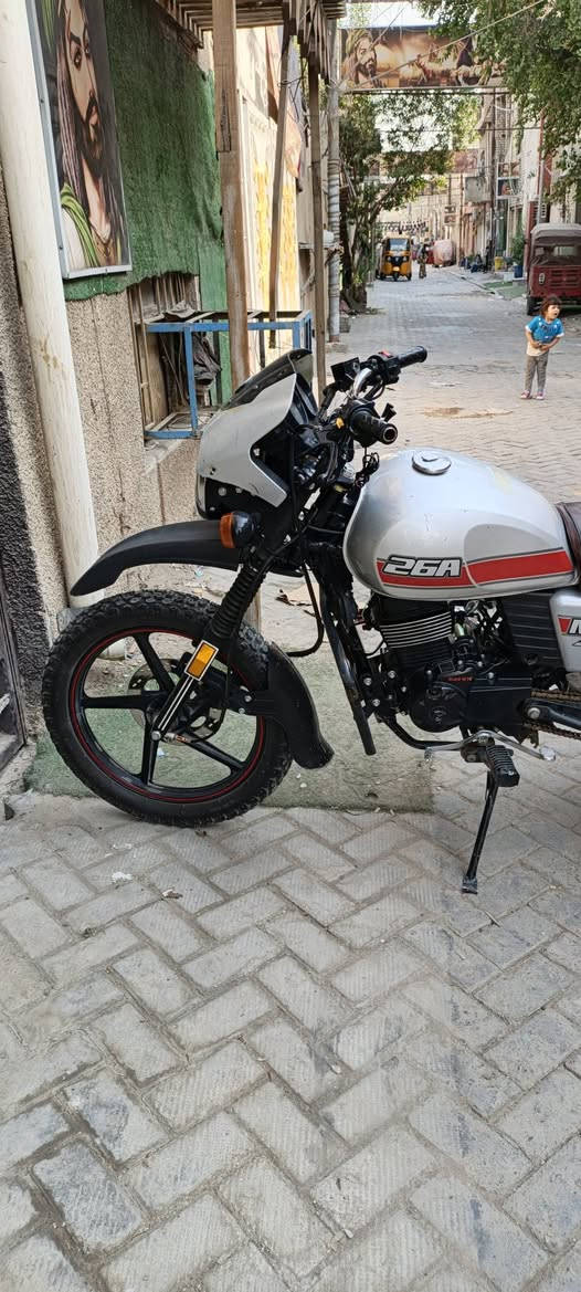 السلام عليكم دراجة دايوان موديل 2024 دراجة مرقم لوحة وسنوية انكليزي بغداد تحويل ثاني يوم دراجة استخدام شخصي مانازلة شغل دليفري مكينة ماممدودة عليها اسبانة مكينة خير من الله الي يحب وشراي يتصل أو يراسلني  وبلخدمة ***********
