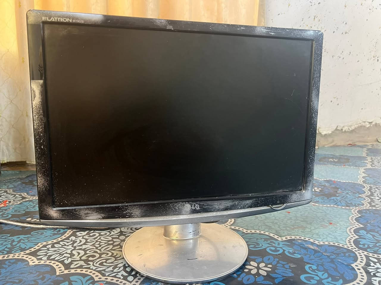 للبيع pc
مواصفات موجوده بالصوره + شاشه + كيبورد +ماوس  
سعر ٢٥٠ و للشراي بيها مجال


**إذا كنت صاحب هذا الإعلان وتريد حذفه لأي سبب، رجاءا أرسل رسالة إلى الدعم الفني**