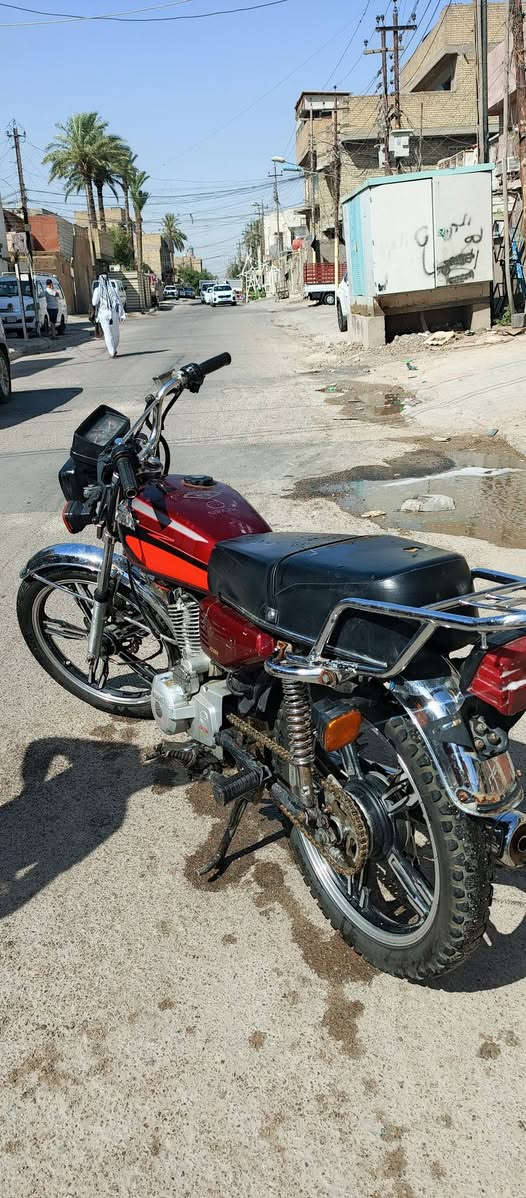 سلام عليكم. دراجه ايراني دراجه نضيفه مثل متشوف بصوره. كهربايات كله شغاله  كلجات جدد سعر الدراجه 400 وبيه مجال لطيبين  عنواني المدينه الصدر   ***********
