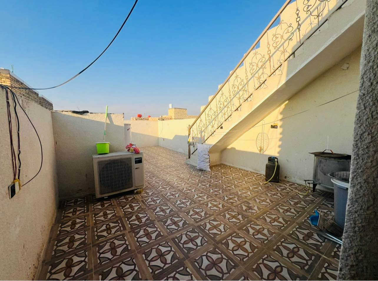 بيت جاهز للبيع في الجمعية - حجي حسن - 100 متر - طولاني

*********** Singapore
