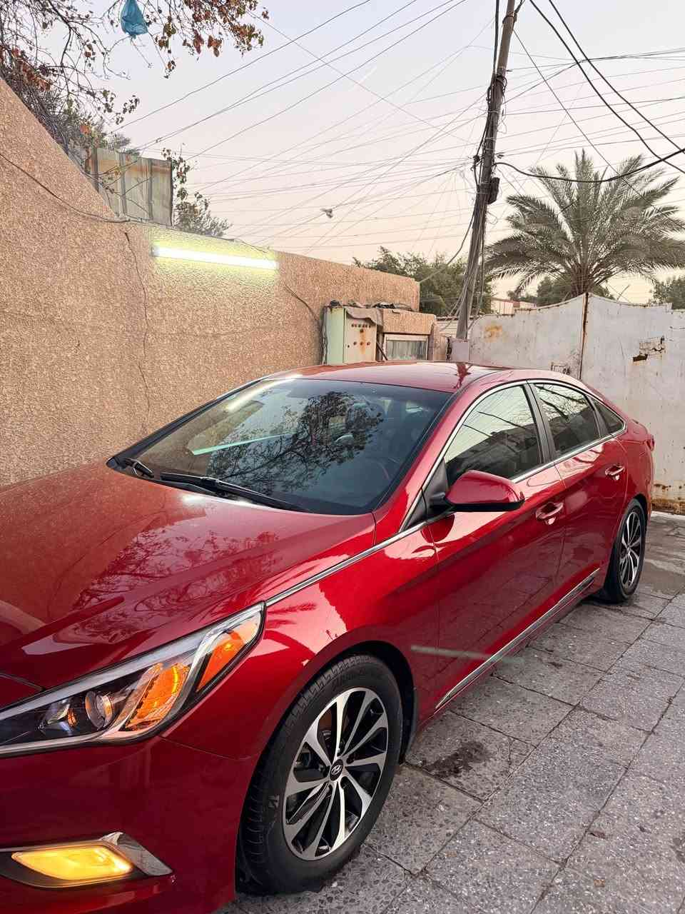 السـلام عليكم 
للبيع سوناتا 2016 sport نص مواصفات
وارد امريكي 
محرك 2400 
شاشة كبيرة كاربلي واندرويد اوتو 
تحكم جهتين ستيرن 
كاميرا خلفية  
3 وضعيات قيادة ايكو وسبورت ونورمال 
السيارة جاهزة لل اخير تخم تاير جديد صدر جديد وعليها  ادامة كاملة  
حادثها بين البابتين  جهة الصدر وب العراق بيها جاملغ وباب جهة السايق
ابيع احزام بدون دواخل لا لغد ولا شاصي 
الســعر ( 116 ) وبيها مجال بسيط 
مكاني بغداد حي الجهاد الاساتذا
رقم بغداد بأسمي شخصياً السنوية لل 2029 
هزة جديدة رقم جديد انكليزي 
*********** بغداد, العراق

