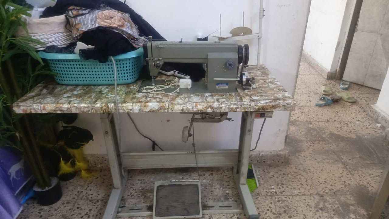 مكينة خياطة للبيع الاستفسار خاص  ***********

