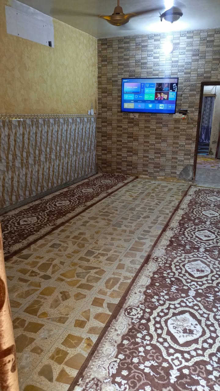 الدار للبيع  المساحة ٨٠ متر حي النصر الاولى شارع المستوصف الفرع السادس فرع روضة جنات الغدير البيت نوع العقار مالية.. 
الاستفسار على الرقم ***********
