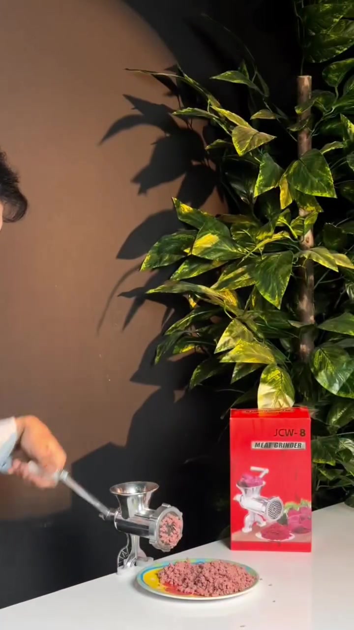 🌟🚨  لحمك بمطبخك وتحت عينك.. أضمن وأنظف! 🥩✨. يا بلاش يا بلاش 🔥 

♦️ شرط الفحص قبل الاستلام 👌 

لأن صحة عائلتك هي الأولوية، وفرنا لك في (المضمون) مفرمة اللحم اليدوية الأصلية، الحل الأمثل لكل بيت عراقي يحب اللحم الصافي والفرش.
لماذا هذه المفرمة هي الاختيار الصحيح؟
✅ عملية جداً: لا تحتاج كهرباء ولا وجع رأس، تعمل في أي وقت.
✅ تثبيت حديدي: مزودة ببرغي تثبيت قوي جداً على الطاولة لضمان الراحة أثناء العمل.
✅ متانة عالية: مصنوعة من مواد مقاومة للصدأ وتدوم طويلاً.
✅ سهولة التنظيف: تتفكك وتتغسل بكل سهولة وترجع كأنها جديدة.
💰 السعر: 23  ألف دينار فقط  مع التوصيل المجاني 🔥 🚨 

🔥 توصيل متوفر لكل محافظات العراق 🚀🚀


**إذا كنت صاحب هذا الإعلان وتريد حذفه لأي سبب، رجاءا أرسل رسالة إلى الدعم الفني**