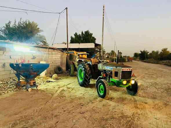 للبيع عنتر موديل 1988 مكينة جديدة لا تبخير ولا تنقيص كير ومحرك واكسن وجهاز هودرليك مكفولات ثكالات امامي كشر بلادي كهربائيات شغالة نكرة سلف ستيرن باور مكينة مال جناي خير من الله اي نقص ما بيه مع عربانه جديدة السعر 3100 وبيه مجال بسيط المكان بابل قرب خط السريع للاستفسار ***********
