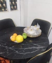 ميز طعام • ٤ كراسي • قابل تفاوض