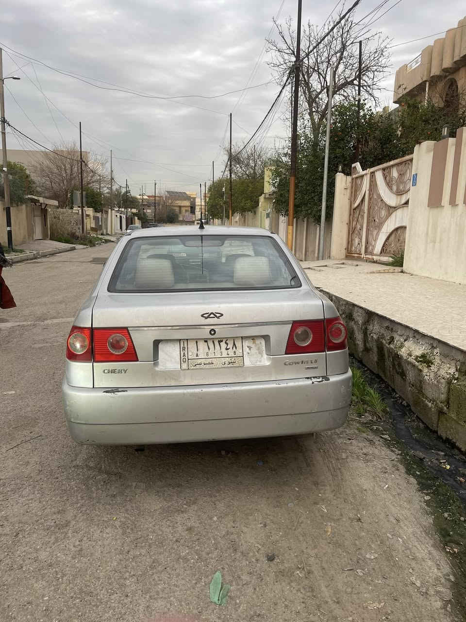 شيري كوين موديل 2013 سياره نظيفه ومرتبه ماشية 134 الف كير ومحرك شرط كابون بانزين بيها طخم تايرات جديد السيارة بدون ضرر وبدون صبغ بيها فقط تعديل عالبارد جاملغ اليسار الكدام 
 السعر 44 وبيها مجال 
للاستفسار  ***********
