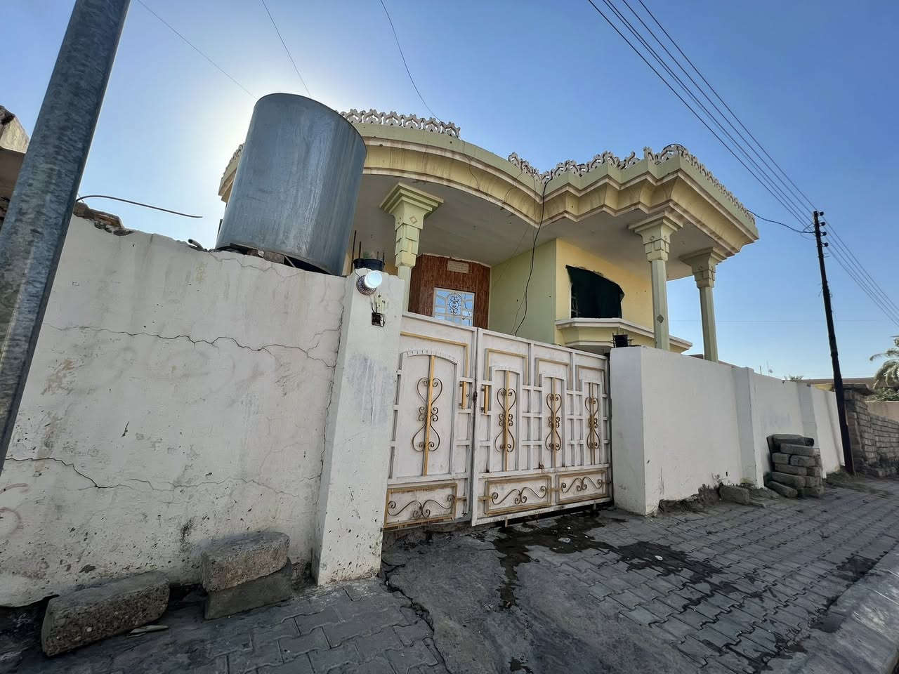 سلام عليكم
دار  طابقين للبيع  ويرهم مراوس300متر موقع الدار حي العصري الشمالي بيجي

قرب ثانويه بيجي الاهليه 

متكون من 4غرف نوم وصاله واستقبال ومطبخ وحمام طابق ارضي وحمام طابق ثاني  الاستفسار اكثر اتصل

*********** اسيا
