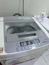 غسالة ملابس LG نظيفة جدا للبيع 8 كيلو 07702708845