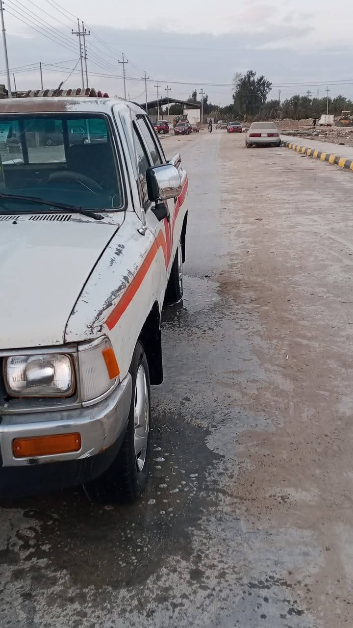 للبيع تيوتا موديل 91.رقم قادسيه الماني تحويل مباشر.  مكينه كروسيده كير حداديه كهربيات. كله جاهز سياره كفاله عامه فقط التبريد مايشتغل والباقي كله كفاله. السعر 58ورقة. وبيه مجال مكان الناصريه الرفاعي اقراء التفاصيل يلا تتصل.  ***********
