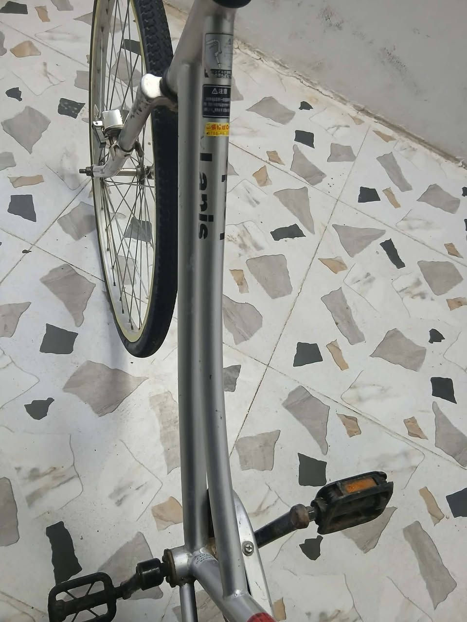 باسكل للبيع حجم 26 فول نضافه شركه ليدز اي عيب مابي شرط موديل 2017 جاملغات كامل موجود ويلات مسطره سياقه ماي مكان كركوك شراي يجي خاص او رقم *********** متواجد سعر 80 وبي مجال للطيبين
