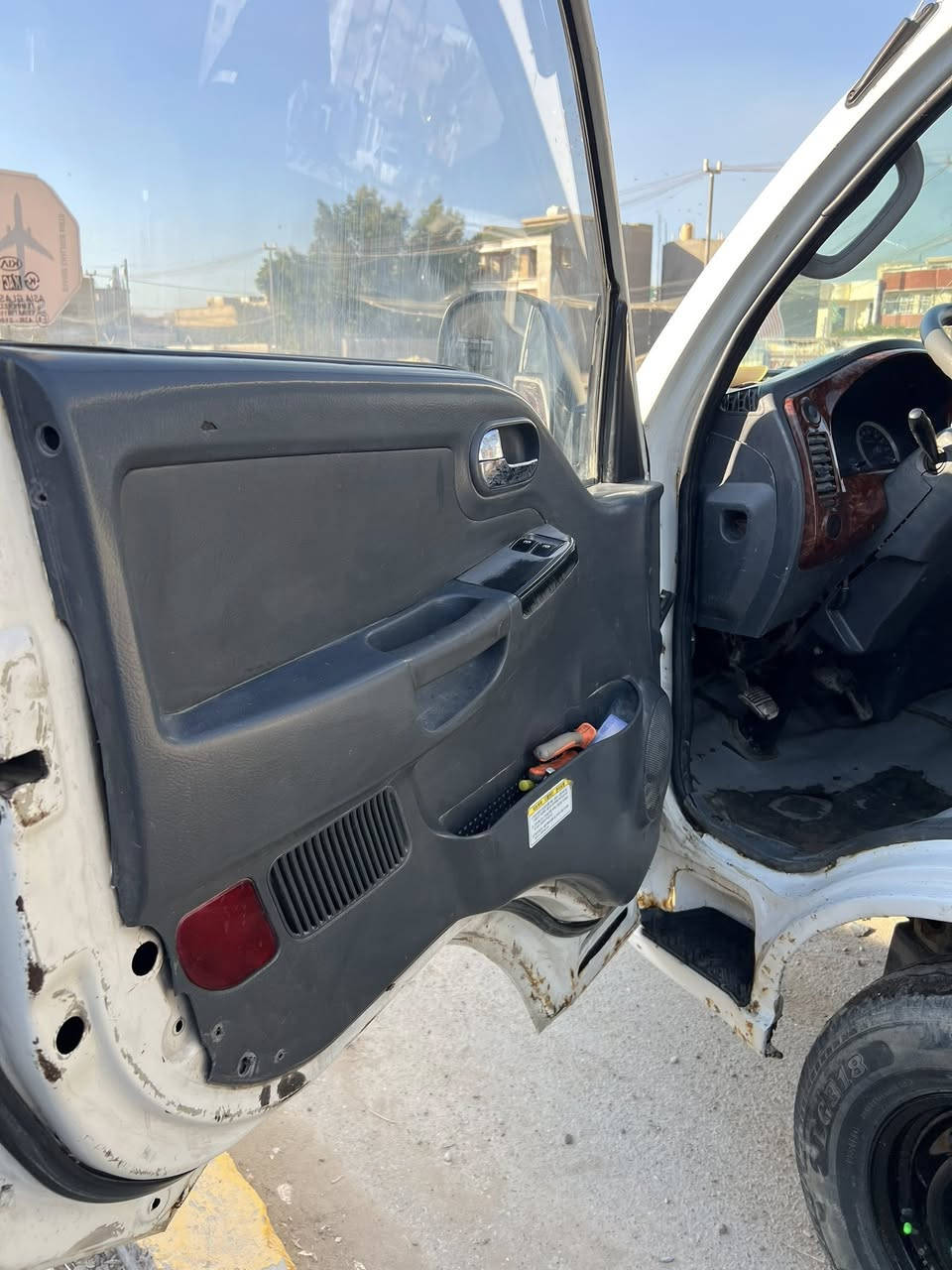 سلام عليكم كيه نثيه مديل 2007 بسمي شرط التحويل السياره مكفوله من كلشي بس البم شويه يخربط يرادله تنضيف مكان بغداد حي اور سعر 80 وبيهه مجال قليل ***********
